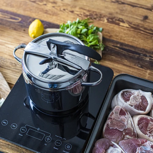 Snelkookpan 17 L - 7 ['snelkookpan', ' koken in een snelkookpan', ' roestvrijstalen pan', ' snelkookpan voor inductie', ' gerechten uit de snelkookpan', ' gezonde maaltijden', ' als cadeau', ' modern koken', ' snel koken', ' must-have in de keuken', ' professioneel koken', ' snel en gezond koken', ' ideale pan', ' waarom een snelkookpan hebben', ' voordelen van een snelkookpan', ' pan 17 liter']