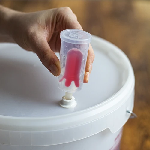 Stil waterslot CICHOSZA! - 4 ['waterslot', ' glazen waterslot', ' fermentatie', ' waterslot hoeveel water', ' hoeveel water in waterslot', ' stil waterslot', ' hoe maak je een waterslot', ' waterslot castorama', ' stop met waterslot', ' waterslot voor wijn', ' waar koop je een waterslot', ' waarom loopt het water in het waterslot terug', ' brouwsel', ' bescherming van het brouwsel', ' zelfgemaakte wijn\r\n']