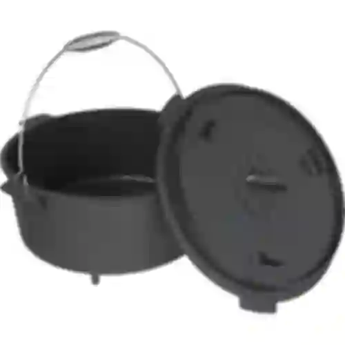 Hangende gietijzeren ketel met pan
