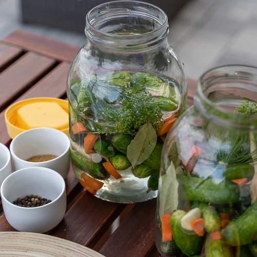 Twist-off pot 3 L en kunststof deksel fi 100, met handvat - 6 ['pot', ' glazen pot', ' glazen pot', ' pot met deksel', ' pot voor het inmaken van augurken', ' pot voor augurken', ' pot voor likeuren', ' pot voor likeuren', ' pot met handvat', ' deksel met handvat', ' praktische pot', ' pot met handvat', ' mooie pot', ' welke pot te kopen']