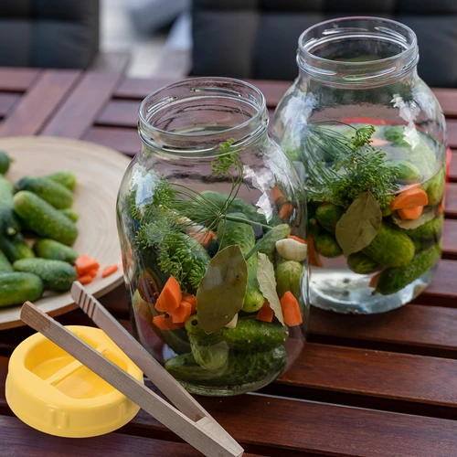 Twist-off pot 3 L, tang en kunststof deksel fi 100, met handvat - 6 ['pot', ' glazen pot', ' glazen pot met deksel', ' pot met deksel', ' pot voor het inmaken van augurken', ' pot voor augurken', ' pot voor likeuren', ' pot voor likeuren', ' pot met handvat', ' deksel met handvat', ' praktische pot', ' pot met handvat', ' mooie pot', ' welke pot te kopen', ' pot met tang', ' pot voor augurken', ' pot voor ingelegde augurken']