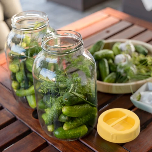 Twist-off pot 4 L en kunststof deksel fi 100 met handvat - 6 ['pot', ' glazen pot', ' glazen pot met deksel', ' pot met schroefdeksel', ' pot voor het inmaken van augurken', ' pot voor augurken', ' pot voor likeuren', ' pot voor likeuren', ' pot met handvat', ' deksel met handvat', ' praktische pot', ' pot met handvat', ' mooie pot', ' welke pot te kopen']