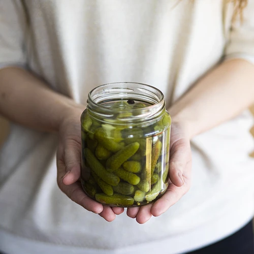 Twist-off pot, dikke 580ml met bordeauxrood deksel fi82/6, 6 stuks - 6 ['potten', ' pot', ' set van potten', ' containers', ' glazen containers', ' opslagpotten', ' keukenpotten', ' glazen potten', ' potten met metalen deksel', ' voedselopslagpotten', ' inmaakpotten', ' kruidenpotten', ' koffiepots', ' theepotten', ' vaatwasmachinebestendige potten', ' glazen pot', ' pot met deksel', ' potten set', ' jam potten', ' dikke pot', ' dikke']