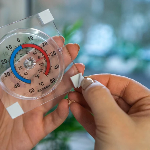 Universele transparante thermometer, zelfklevend (-50°C tot +50°C) - 6 ['universele thermometer', ' zelfklevende thermometer', ' thermometer voor binnen', ' huishoudthermometer', ' thermometer', ' kamertemperatuurmeter', ' thermometer met duidelijke schaal', ' thermometer van kunststof', ' thermometer voor op het raam']