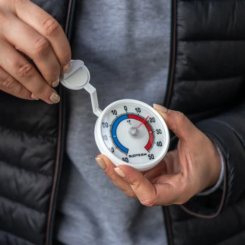 Universele zelfklevende thermometer (-50°C tot +50°C) Ø 7,2cm - 4 ['universele thermometer', ' buitenthermometer', ' raampthermometer', ' balkonthermometer', ' vensterthermometer', ' thermometer', ' thermometer met duidelijke schaal', ' thermometer van kunststof', ' ruitthermometer', ' zelfklevende thermometer', ' tweezijdige thermometer']
