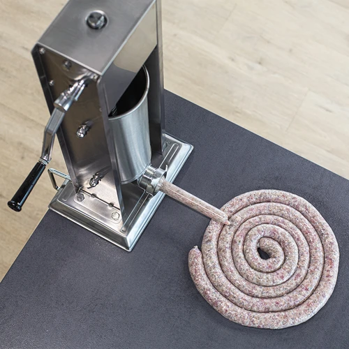 Verticale premium vuller 3 L - 16 ['worstenstopper', ' verticale worstenvuller', ' beste worstenstopper', ' worstmachine', ' worstmaker', ' worstmaker', ' worstenset', ' worstenvuller', ' slagerijvuller', ' verticale vuller', ' trechters voor vulmachines', ' innovatieve slagerijvuller', ' vuller van 3 L', ' zelfgemaakte worsten', ' huiselijke worstenvuller']