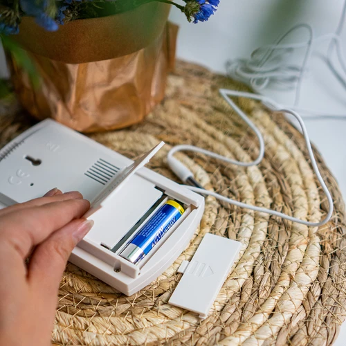 Weerstation – elektronisch, sonde, wit - 12 ['weerstations', ' thuis weerstation', ' temperatuur', ' omgevingstemperatuur', ' temperatuurregeling', ' elektronische thermometer', ' binnenthermometer', ' buitenthermometer', ' thermometer buiten', ' thermometer met sonde', ' elektronische thermometer met sonde', ' hygrometer', ' thermometer met hygrometer', ' thermometer met luchtvochtigheidsmeter', ' luchtvochtigheidsmeter']