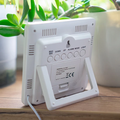Weerstation – elektronisch, verlicht, sonde, wit - 11 ['weerstations met sonde', ' thermometer-hygrometer', ' multifunctioneel weerstation', ' voor temperatuurmeting', ' met klok', ' verlicht display', ' mini-max geheugen', ' vochtigheidsmeting', ' browin', ' weerstation']