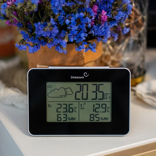 Weerstation RCC – elektronisch, draadloos, verlichte sensor, zwart - 13 ['weerstations', ' thuis weerstation', ' temperatuur', ' omgevingstemperatuur', ' temperatuurcontrole', ' elektronische thermometer', ' thermometer met sensor', ' binnenthermometer', ' buitenthermometer', ' thermometer buiten', ' weerstation']