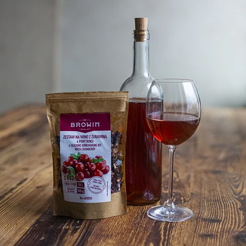 Wijnset 4 SEIZOENEN – Cranberry - 4 ['fruitwijn', ' multi-fruitwijn', ' wijn van fruit', ' bloemenwijn', ' gedroogd fruitwijn', ' wijn van gedroogd fruit', ' wijn van gedroogde vruchten', ' cranberrywijn', ' appelwijn', ' aroniawijn', ' hibiscusbloemwijn', ' wijn van vlierbessen', ' zwartebessenwijn', ' rozenbottelwijn', ' wijnmix', ' wijnset', ' winterwijn', ' gedroogd fruit', ' gedroogde bloemen', ' wijnrecept']