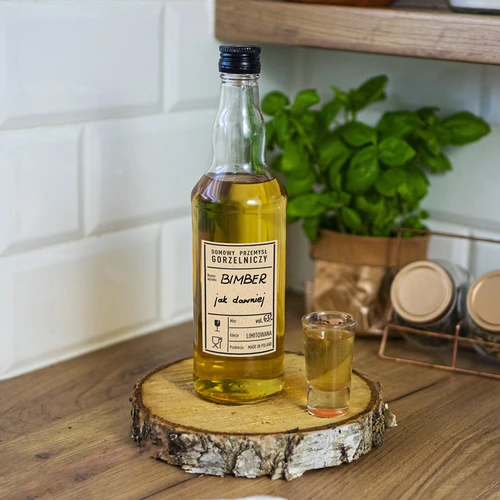 Zelfklevende labels 60x90 mm op flessen, wodka, 3 ontwerpen 20 stuks - 8 ['labels', ' labels op alcohol', ' labels op wodka', ' labels op flessen', ' zelfklevende labels', ' labels voor alcohol', ' stickers op flessen', '']