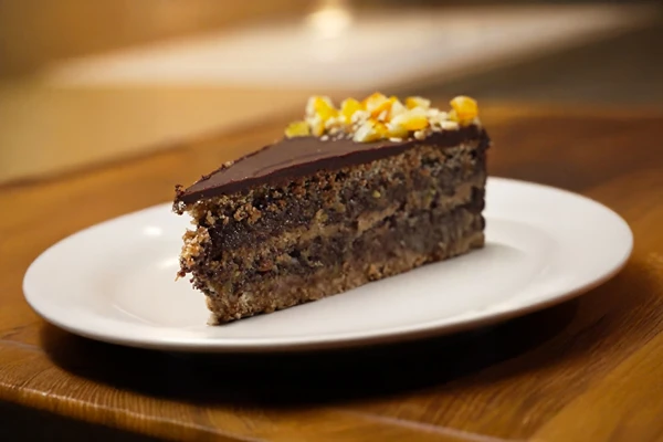 Gelaagde maanzaadcake van de chef