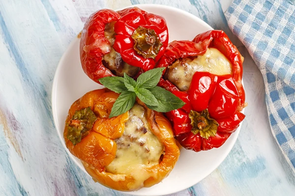 Gevulde paprika's van de gasgrill