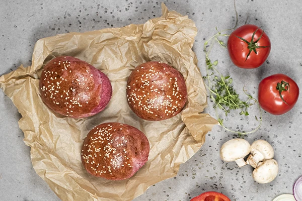 Rode broodjes met biet