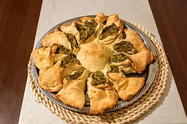 Spinazie-ster van gistdeeg