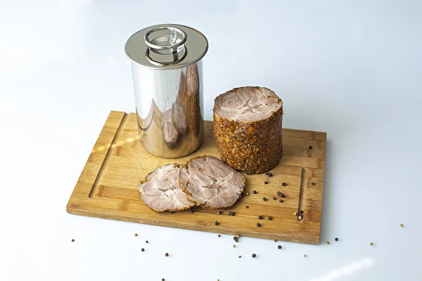 Varkensnek uit de hamkoker