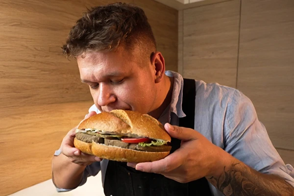 Vegan paté van kikkererwten en gedroogde paddenstoelen - eenvoudig recept uit de hamkoker