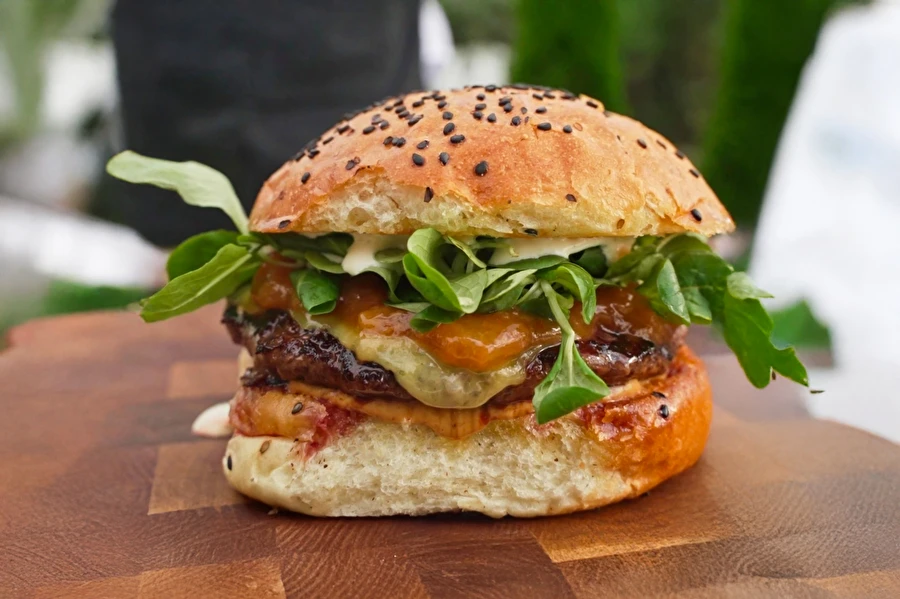 Browin Przepiśnik - Burger met perzikjam – probeer deze combinatie