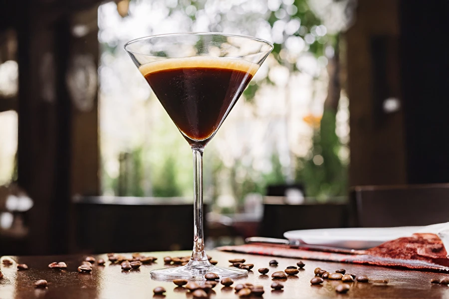 Browin Przepiśnik - Espresso Martini - een elegante cocktail met koffiearoma