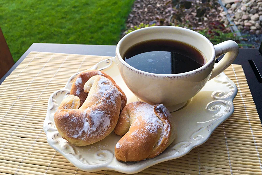 Browin Przepiśnik - Gistdeeg-hoorntjes met jam