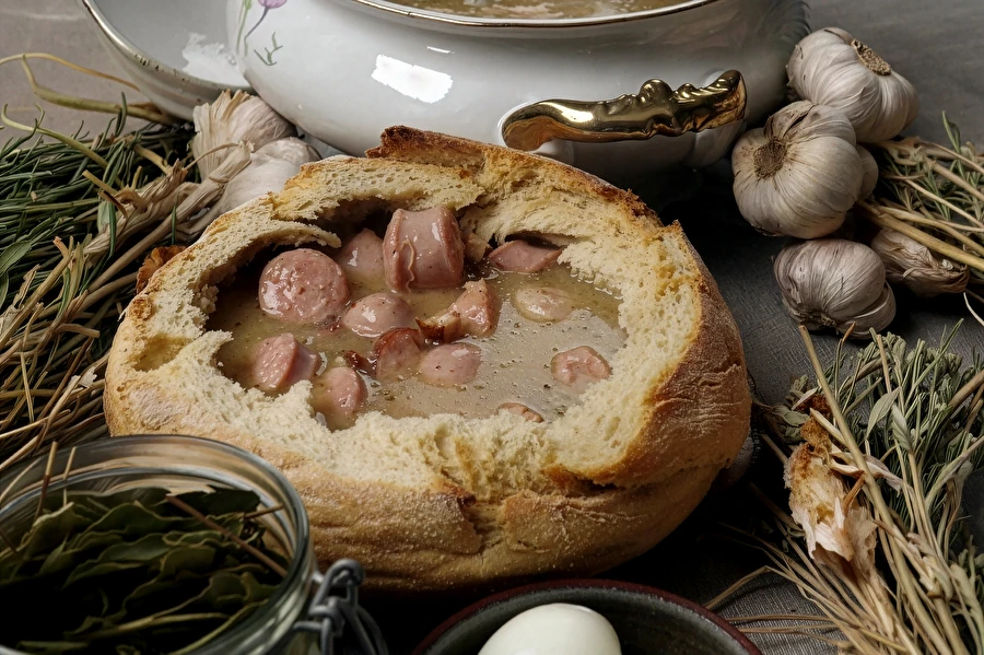 Traditionele oud-Poolse żurek