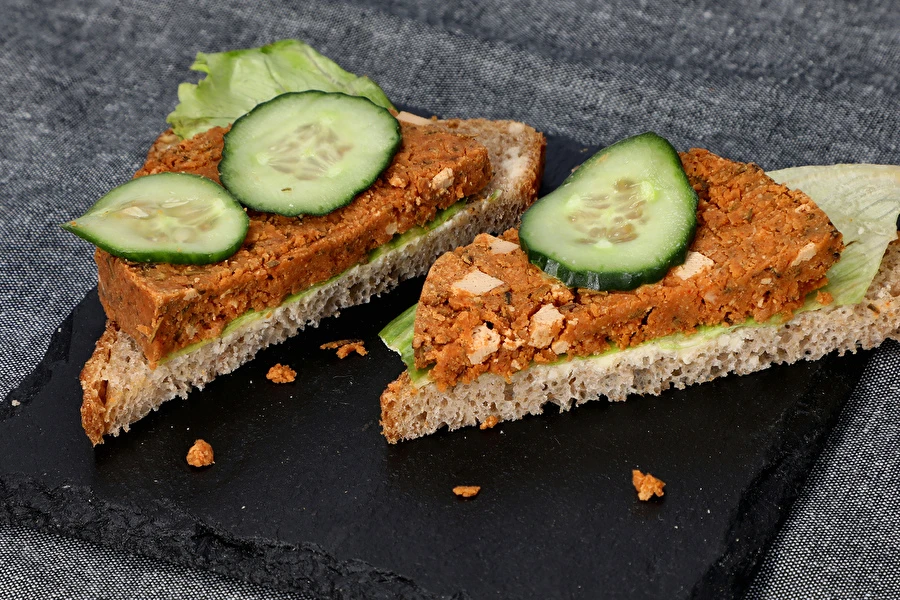 Browin Przepiśnik - Veganistische "mortadella" uit de hamkoker